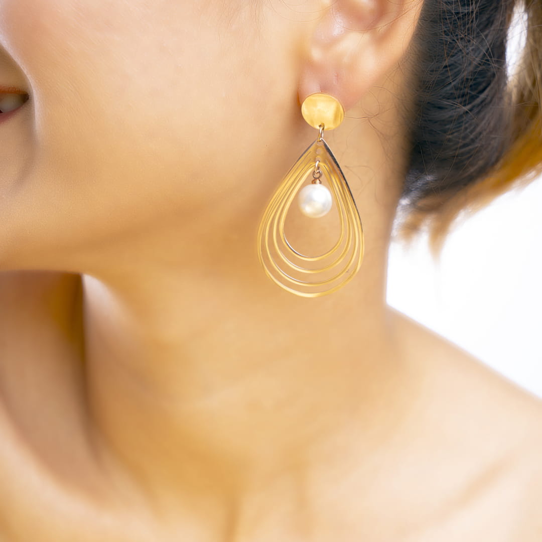 Gold Teardrop Pearl Earrings