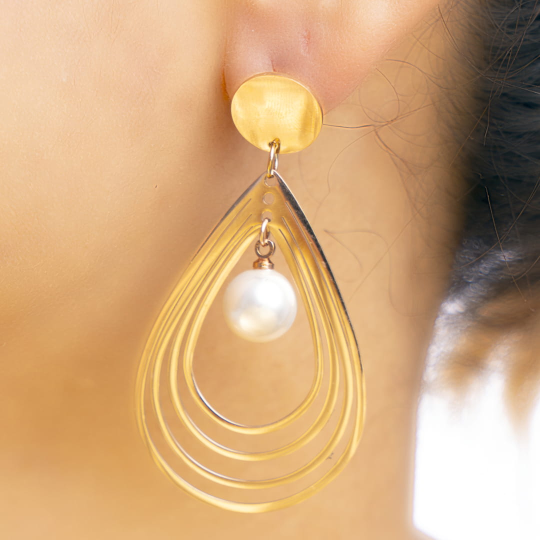 Gold Teardrop Pearl Earrings