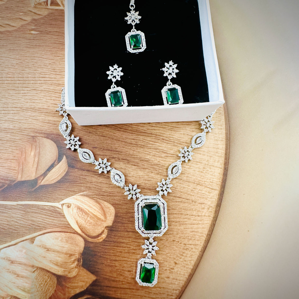 Elegant Green Crystal Necklace and Earring Set