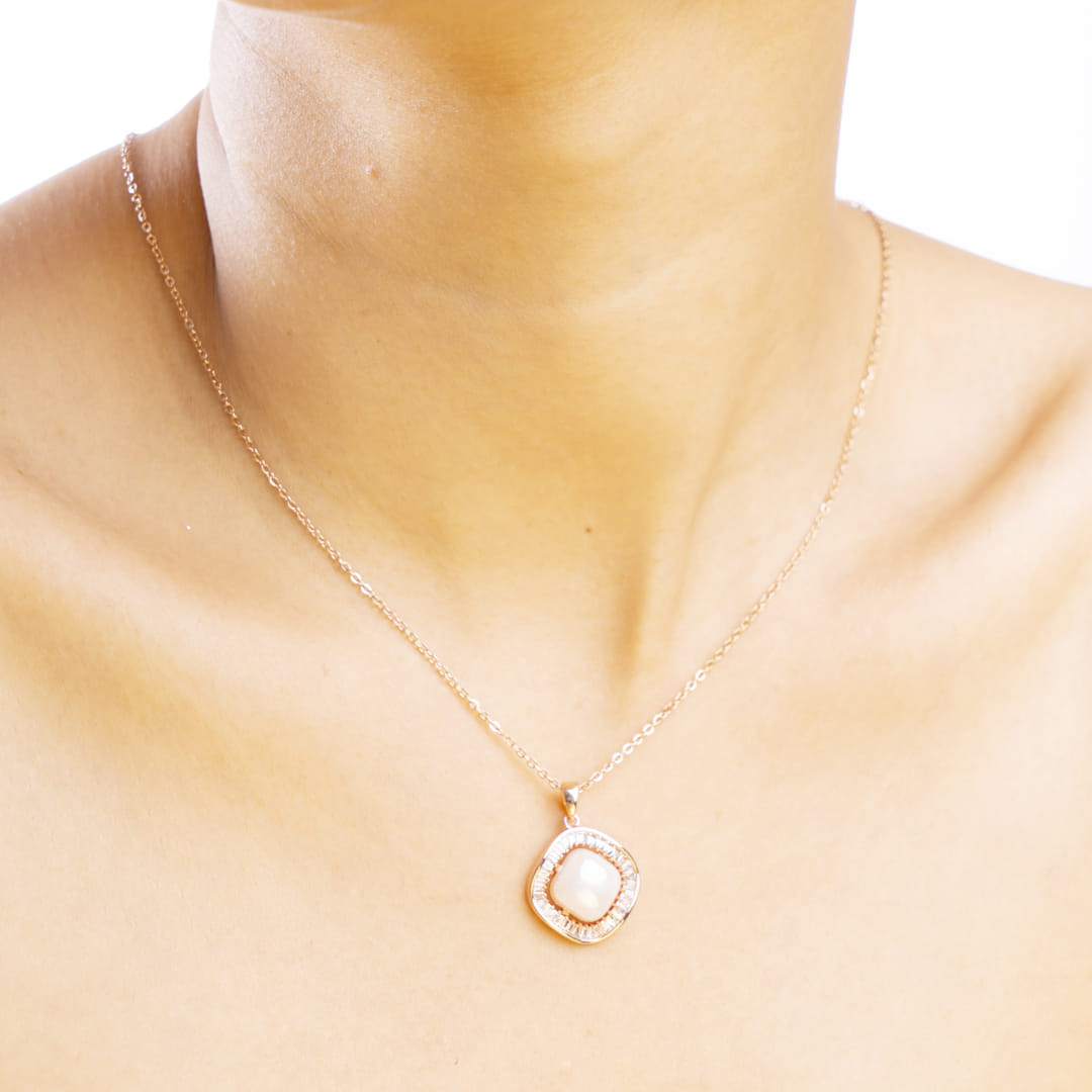 Rose Gold Pearl Chain Pendant
