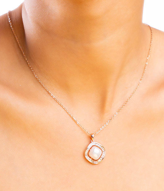 Rose Gold Pearl Chain Pendant