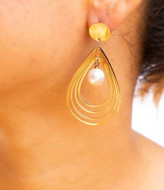 Gold Teardrop Pearl Earrings