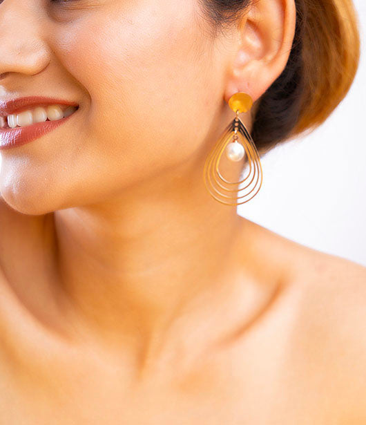 Gold Teardrop Pearl Earrings