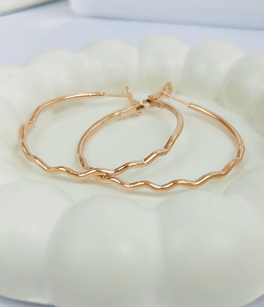 Wavy Gold Hoop Earrings